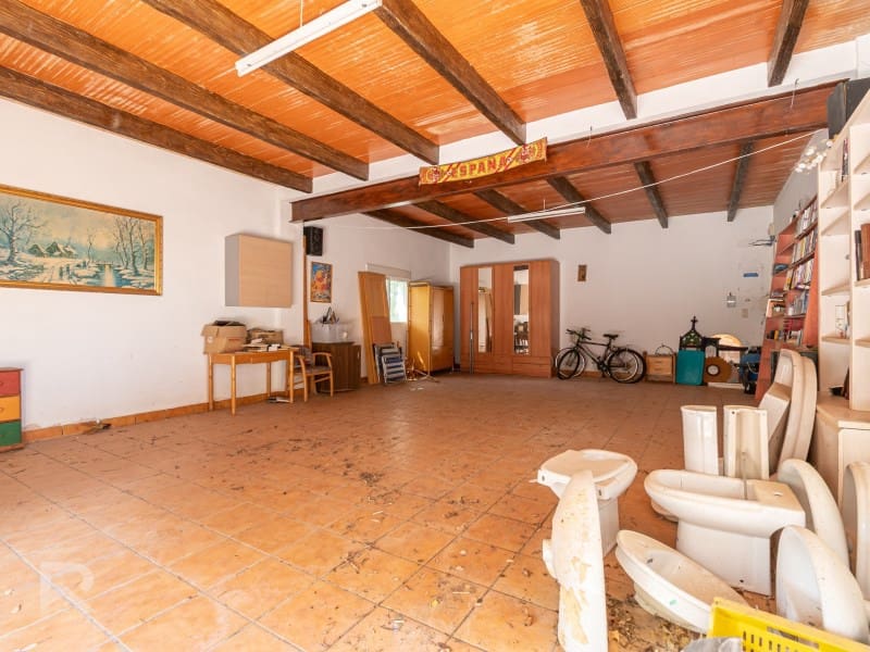 5 bedroom Villa for sale in Villalonga with garage - € 270,000 (Ref: 9840319)