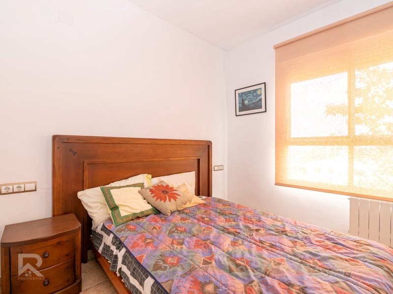 5 bedroom Villa for sale in Villalonga with garage - € 270,000 (Ref: 9840319)