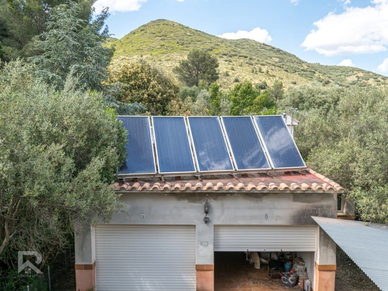 5 bedroom Villa for sale in Villalonga with garage - € 270,000 (Ref: 9840319)