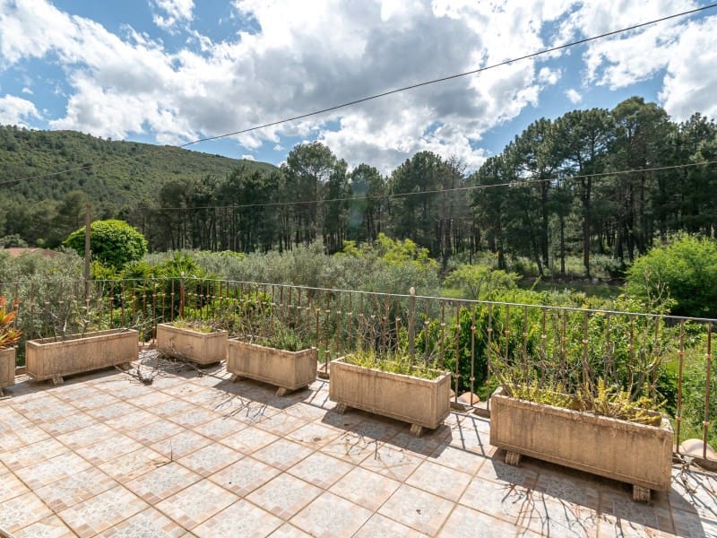 5 bedroom Villa for sale in Villalonga with garage - € 270,000 (Ref: 9840319)
