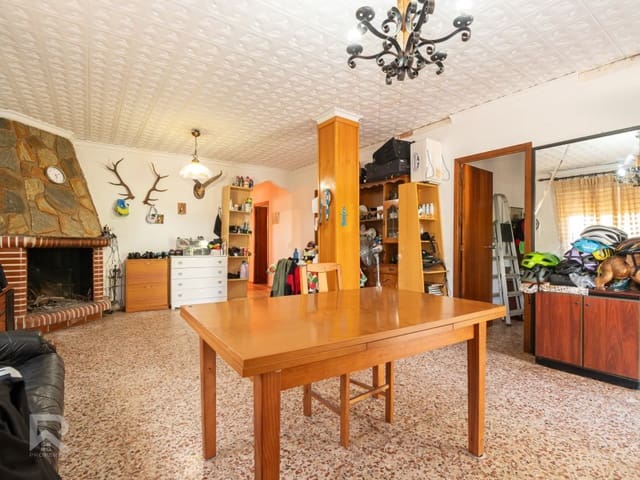 Chalet de 4 habitaciones en Gandia en venta con piscina garaje - 299.000 € (Ref: 9892449)