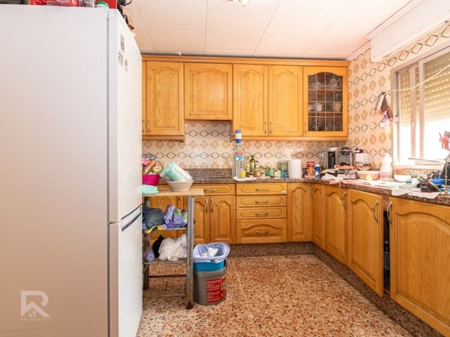 Chalet de 4 habitaciones en Gandia en venta con piscina garaje - 299.000 € (Ref: 9892449)
