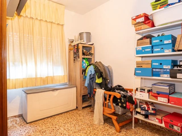 Chalet de 4 habitaciones en Gandia en venta con piscina garaje - 299.000 € (Ref: 9892449)