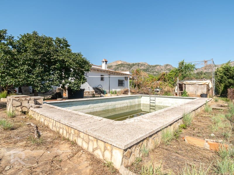 Chalet de 4 habitaciones en Gandia en venta con piscina garaje - 299.000 € (Ref: 9892449)