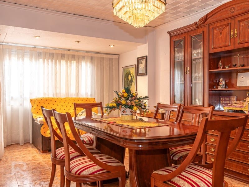 4 slaapkamer Flat te koop in Gandia met garage - € 169.000 (Ref: 9915913)