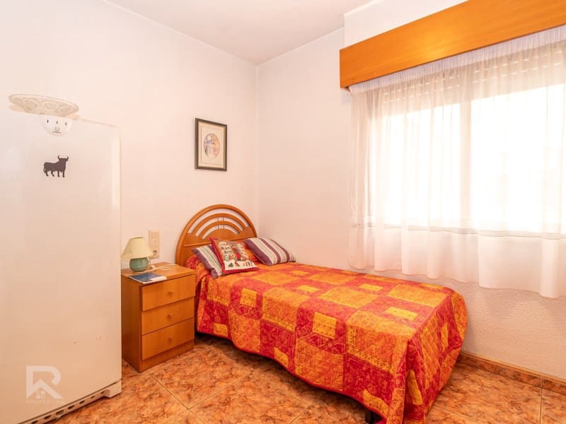 4 slaapkamer Flat te koop in Gandia met garage - € 169.000 (Ref: 9915913)
