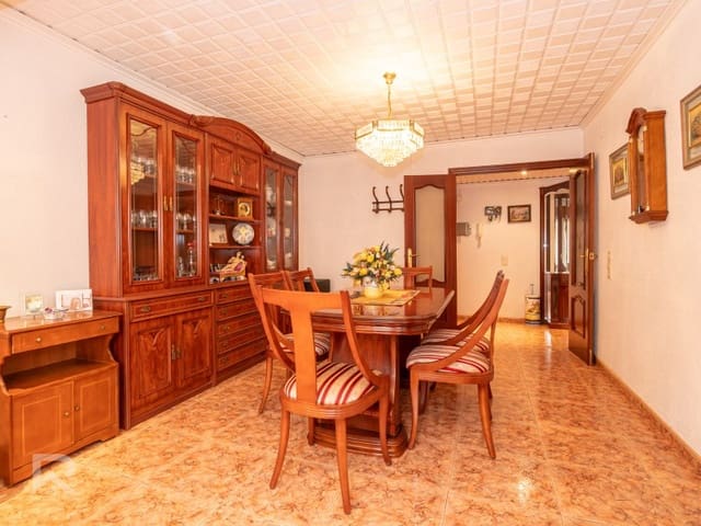 4 slaapkamer Flat te koop in Gandia met garage - € 169.000 (Ref: 9915913)