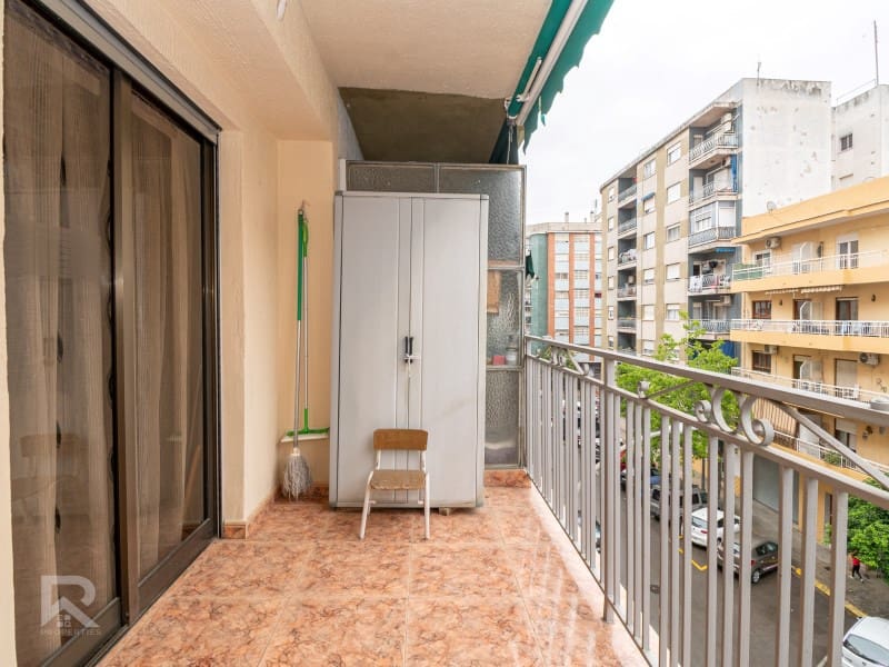 4 slaapkamer Flat te koop in Gandia met garage - € 169.000 (Ref: 9915913)
