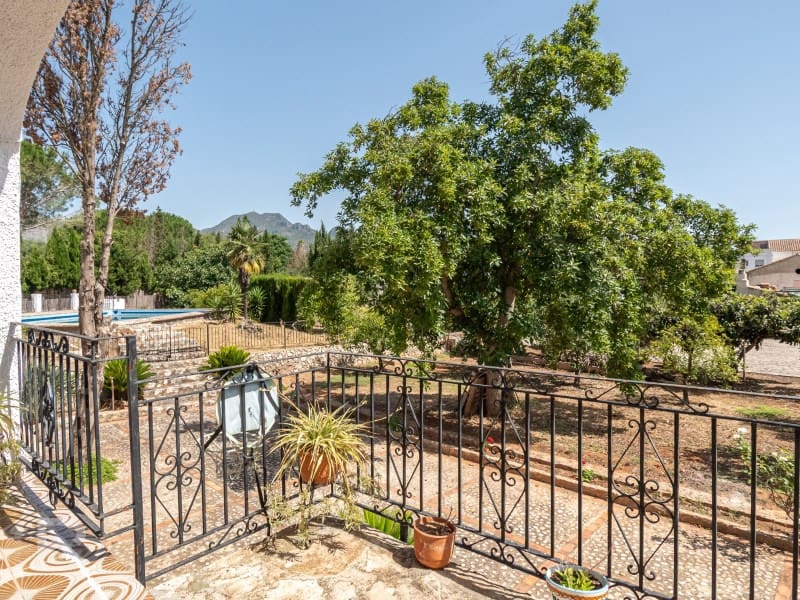 5 sypialnia Willa na sprzedaż w Gandia z basenem garażem - 368 000 € (Ref: 9922377)