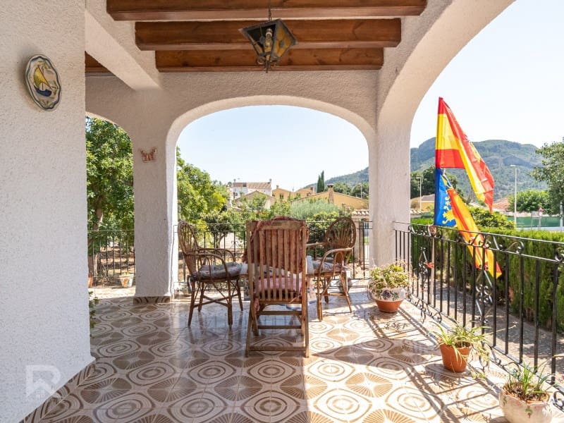 5 sypialnia Willa na sprzedaż w Gandia z basenem garażem - 368 000 € (Ref: 9922377)