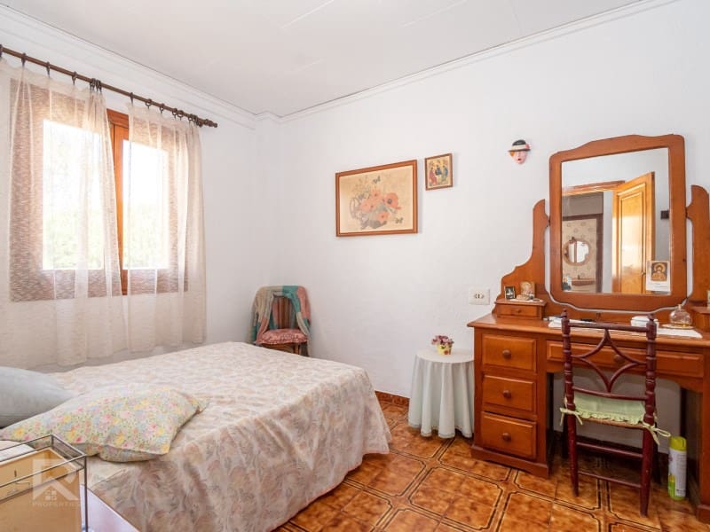 5 sypialnia Willa na sprzedaż w Gandia z basenem garażem - 368 000 € (Ref: 9922377)