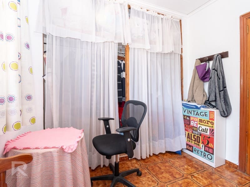 5 sypialnia Willa na sprzedaż w Gandia z basenem garażem - 368 000 € (Ref: 9922377)