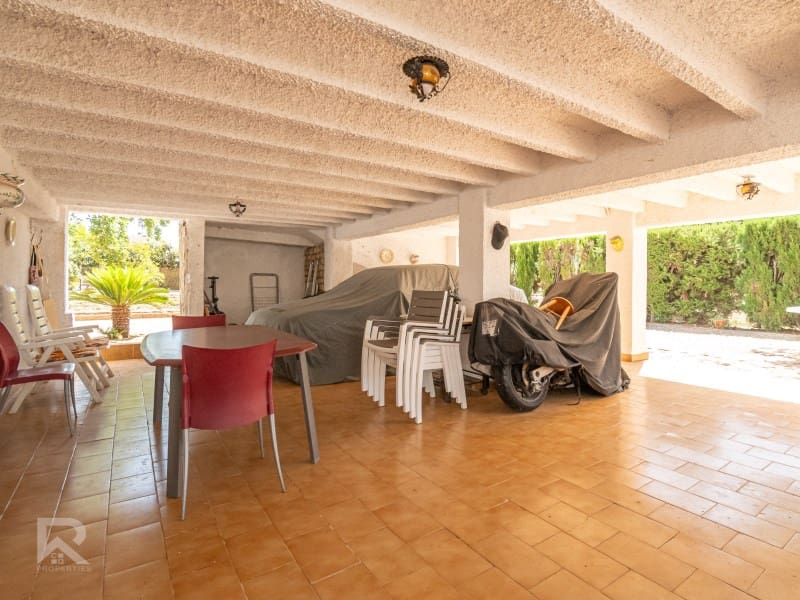 5 sypialnia Willa na sprzedaż w Gandia z basenem garażem - 368 000 € (Ref: 9922377)