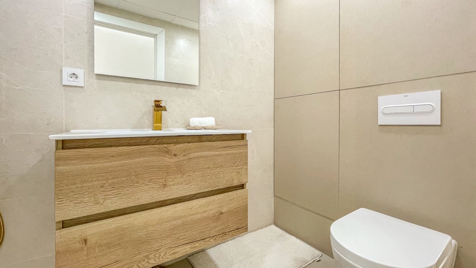 2 slaapkamer Appartement te koop in Torrevieja - € 265.000 (Ref: 10005008)