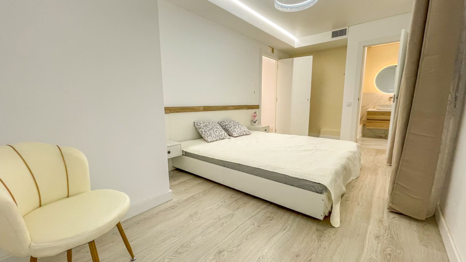 2 slaapkamer Appartement te koop in Torrevieja - € 265.000 (Ref: 10005008)