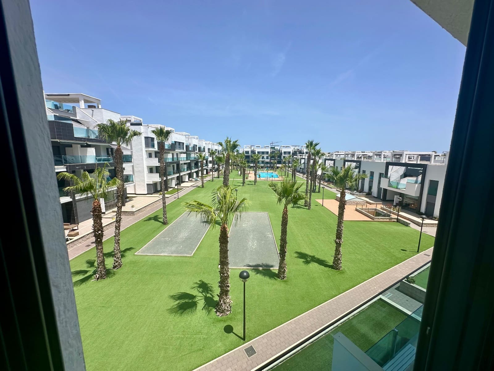Apartamento de 3 habitaciones en El Raso en venta con piscina garaje - 299.995 € (Ref: 10005009)