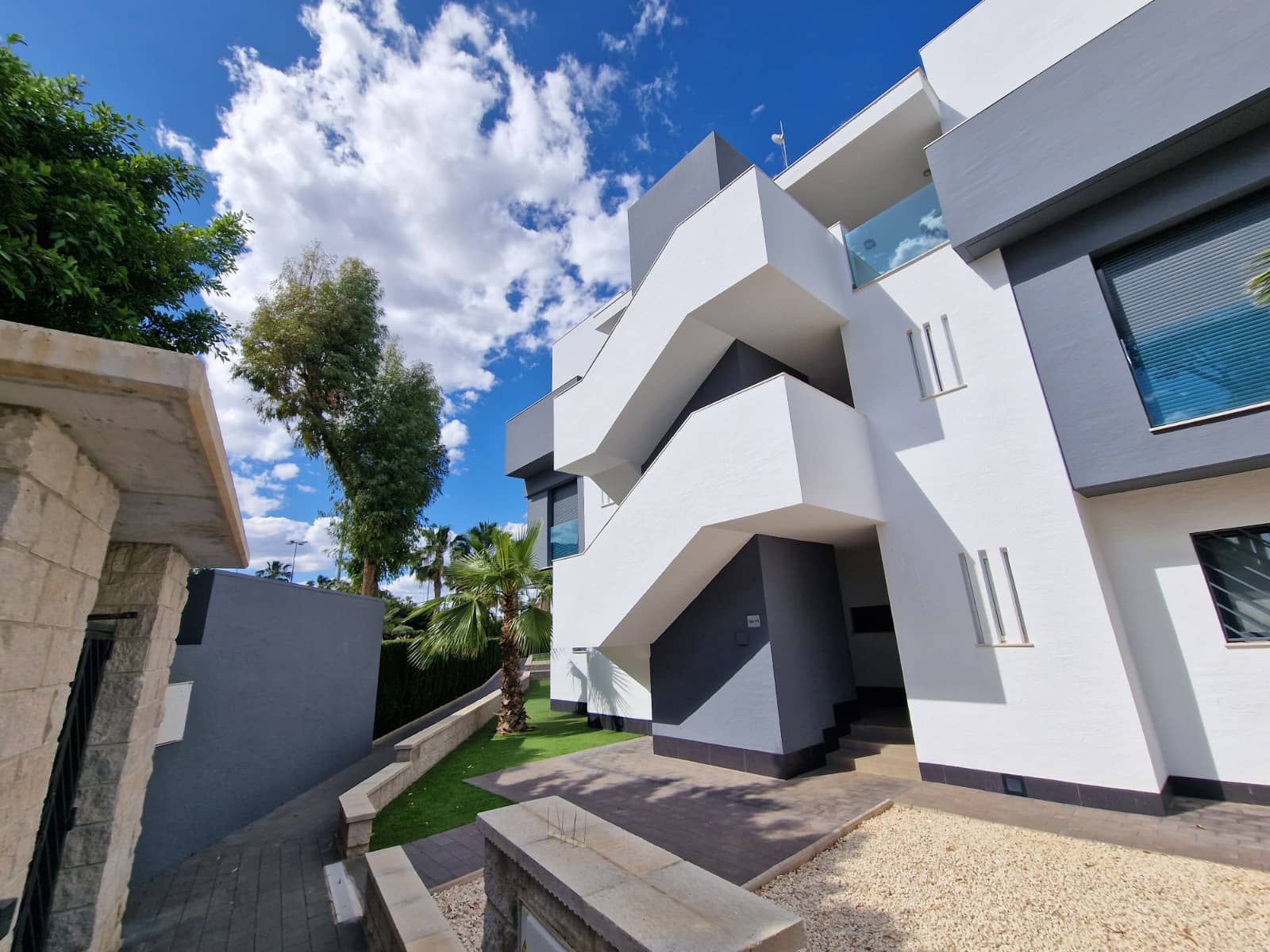 Apartamento de 3 habitaciones en El Raso en venta con piscina garaje - 299.995 € (Ref: 10005009)
