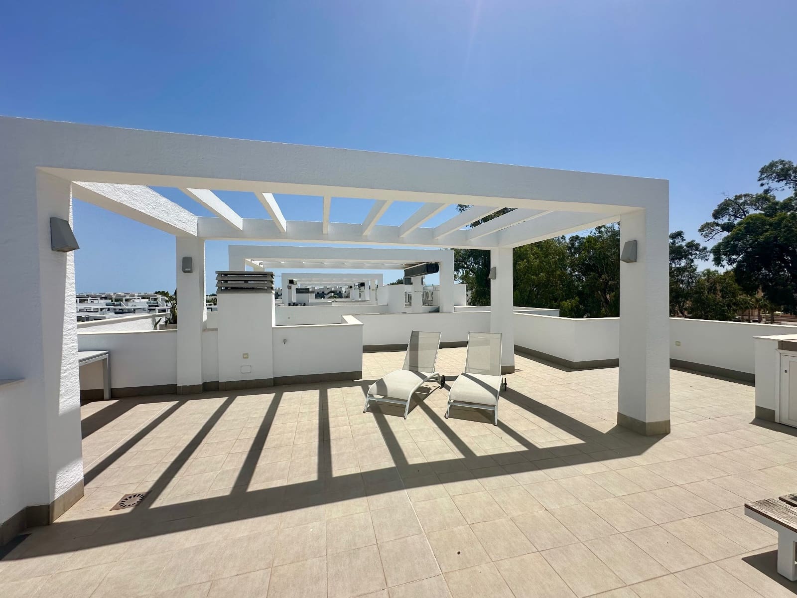 Apartamento de 3 habitaciones en El Raso en venta con piscina garaje - 299.995 € (Ref: 10005009)