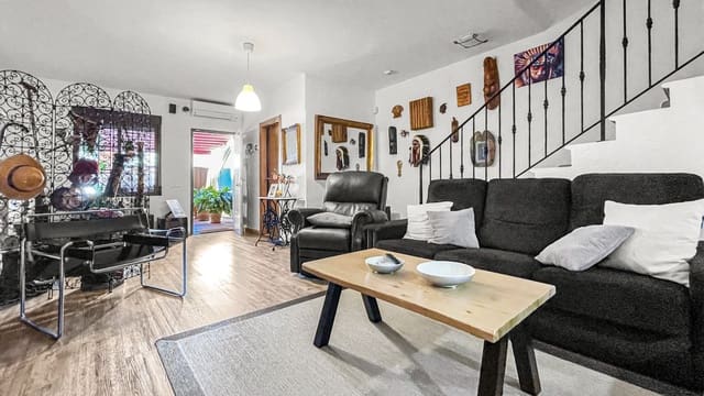 Casa de 3 habitaciones en Los Balcones en venta - 320.000 € (Ref: 10005011)