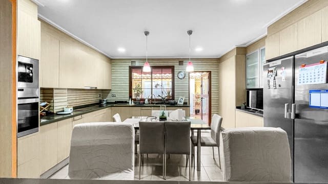 Casa de 3 habitaciones en Los Balcones en venta - 320.000 € (Ref: 10005011)