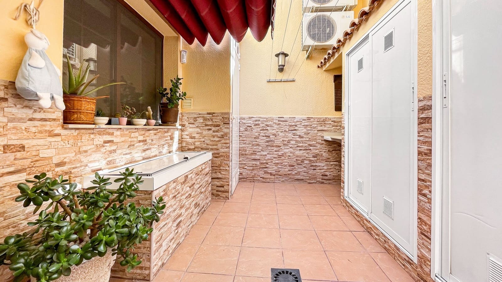 3 bedroom Townhouse for sale in Los Balcones - € 320,000 (Ref: 10005011)