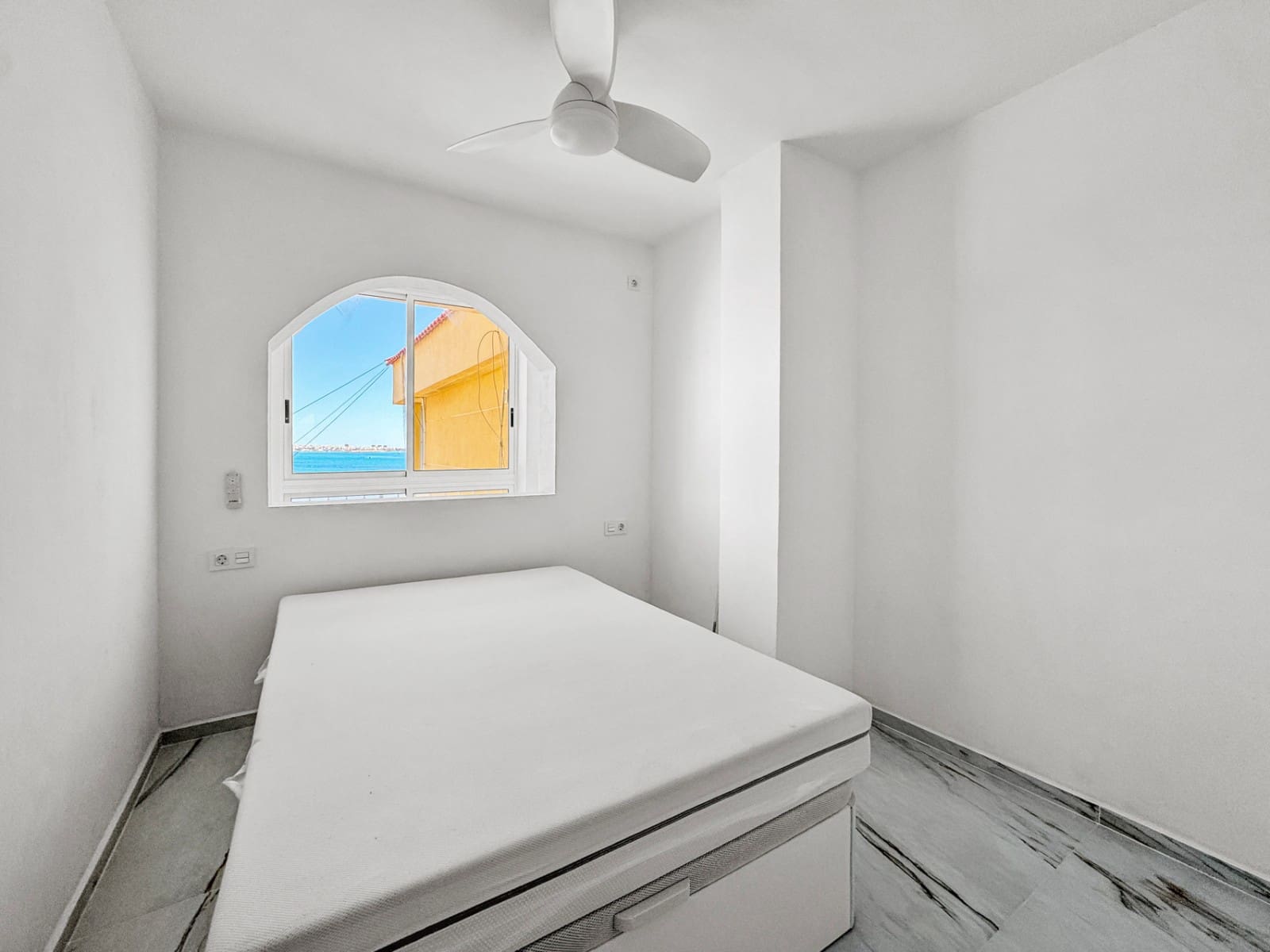 1 makuuhuone Ranta-asunto myytävänä paikassa Orihuela Costa - 215 000 € (Ref: 10005014)
