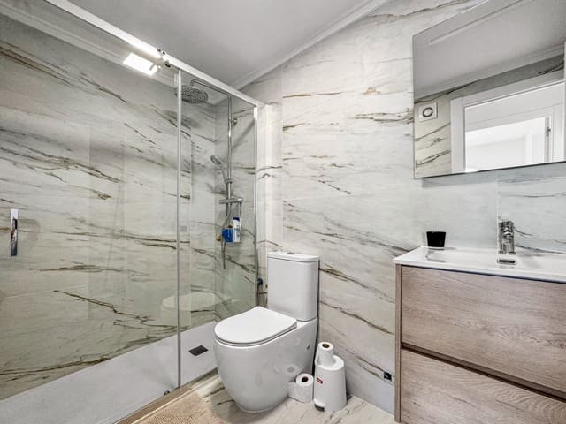 1 makuuhuone Ranta-asunto myytävänä paikassa Punta Prima, Orihuela - 215 000 € (Ref: 10005014)