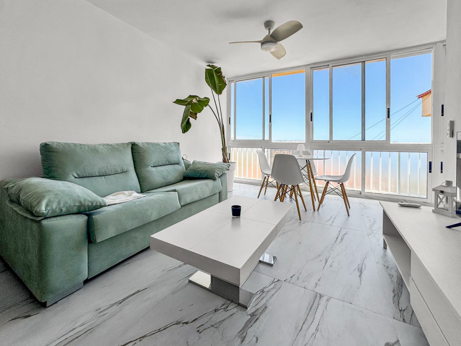 1 makuuhuone Ranta-asunto myytävänä paikassa Orihuela Costa - 215 000 € (Ref: 10005014)