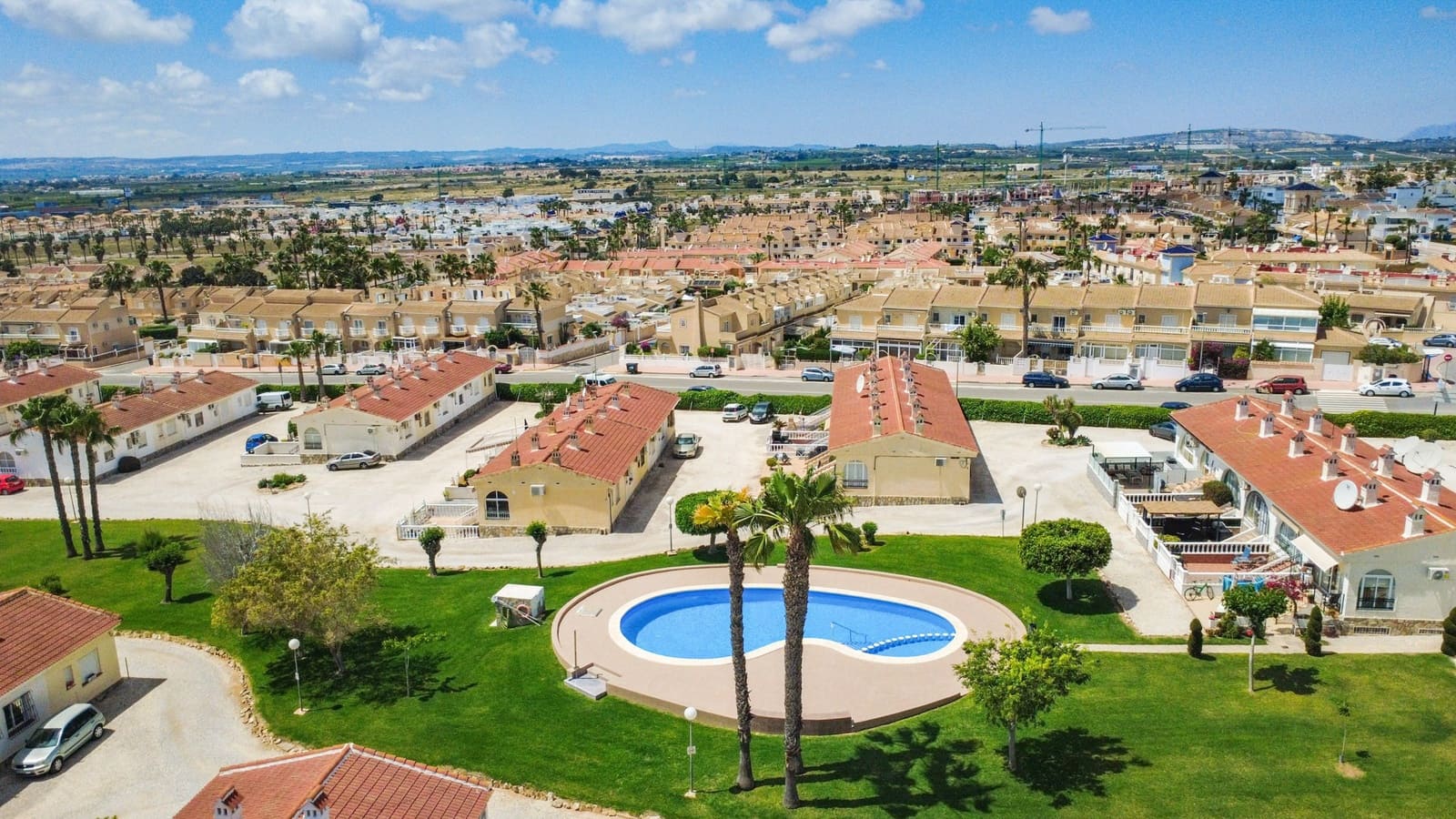 2 bedroom Townhouse for sale in Ciudad Quesada with pool - € 139,000 (Ref: 10005016)