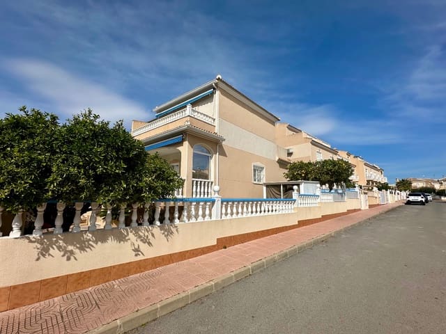 2 bedroom Townhouse for sale in Doña Pepa, Rojales with pool - € 249,000 (Ref: 10005019)