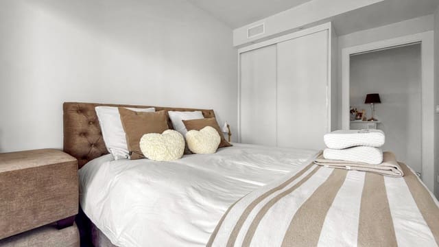 3 bedroom Apartment for sale in Playa Flamenca, Orihuela with pool - € 450,000 (Ref: 10005020)