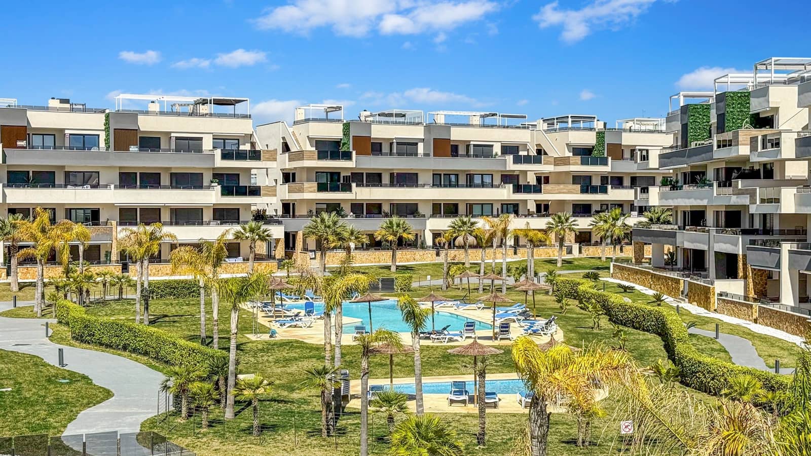 3 bedroom Apartment for sale in Playa Flamenca with pool - € 450,000 (Ref: 10005020)