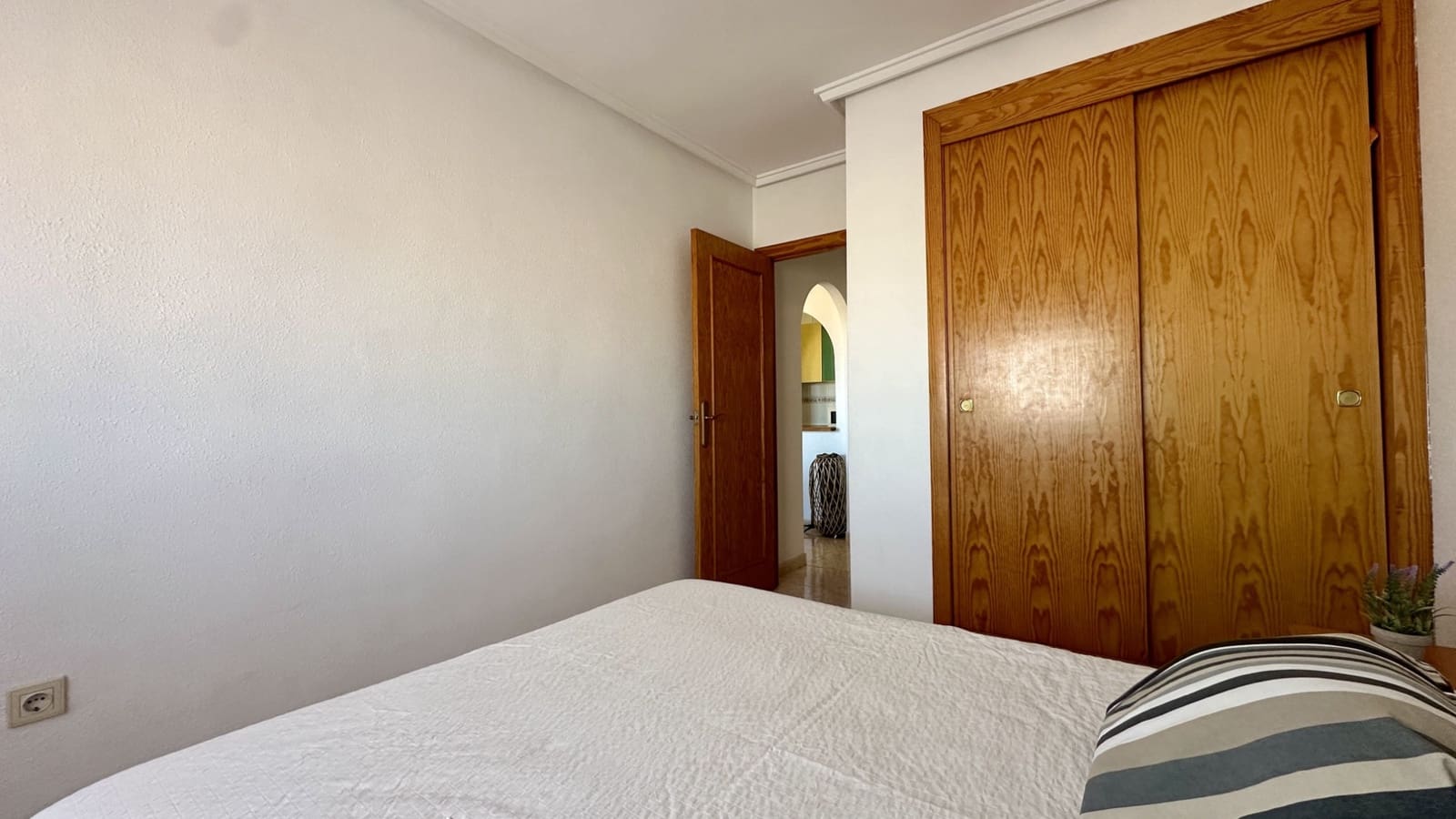 2 bedroom Apartment for sale in Torrevieja with pool - € 148,500 (Ref: 10005025)