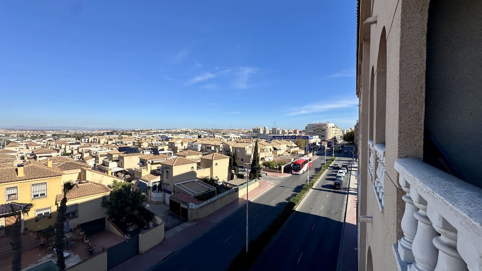 2 bedroom Apartment for sale in Torrevieja with pool - € 148,500 (Ref: 10005025)