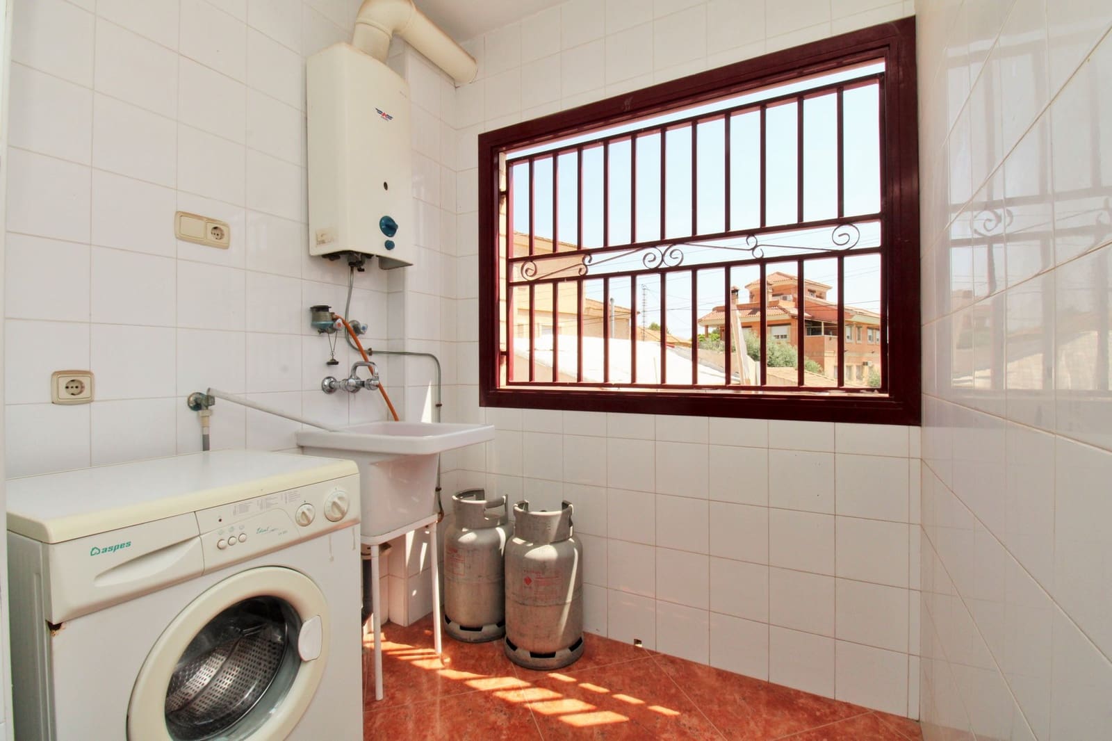 3 soveværelse Byhus til salg i Los Desamparados med swimmingpool - € 199.000 (Ref: 10005026)
