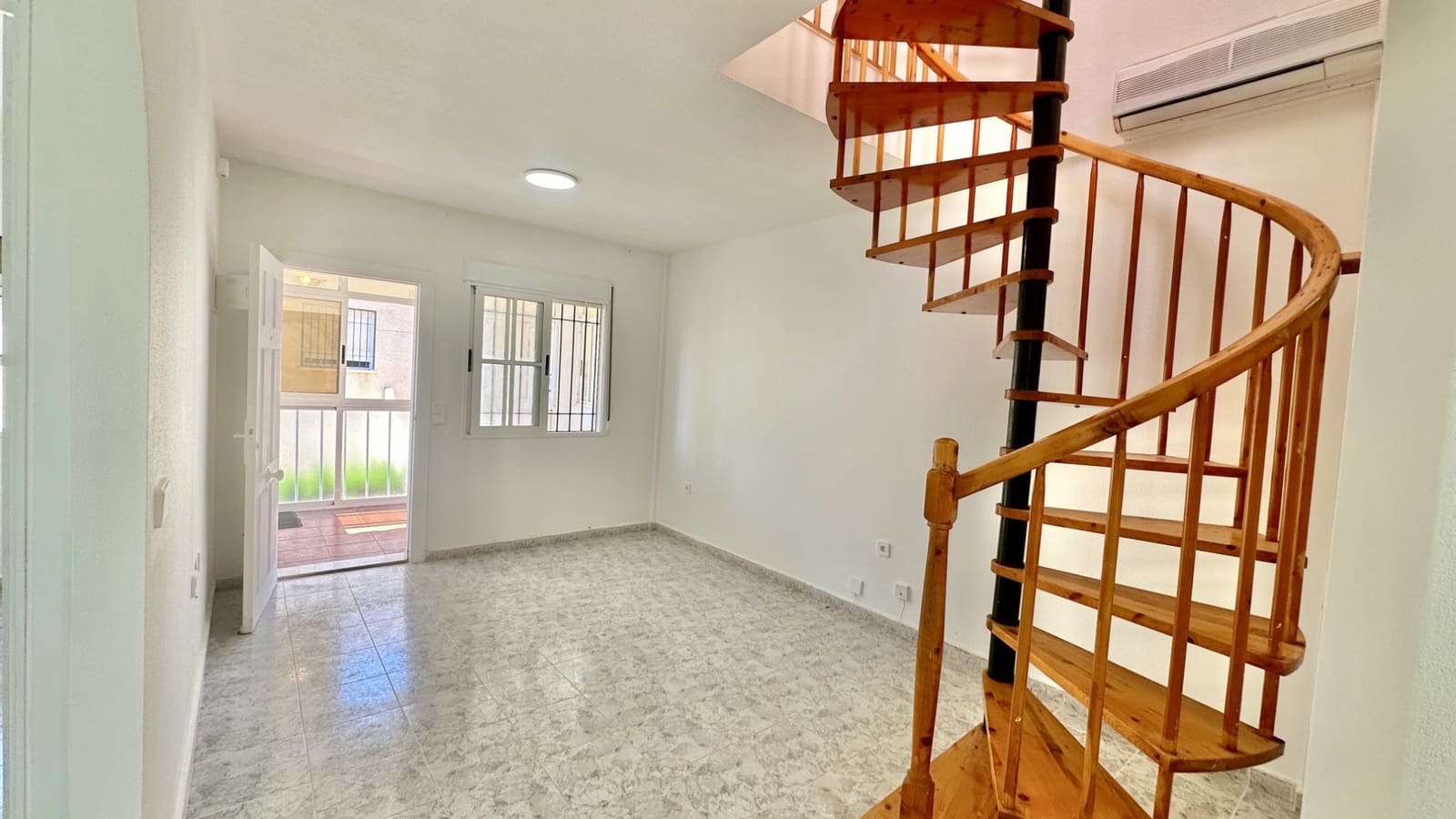 2 sovrum Lägenhet till salu i Playa Flamenca med pool - 139 000 € (Ref: 10005028)