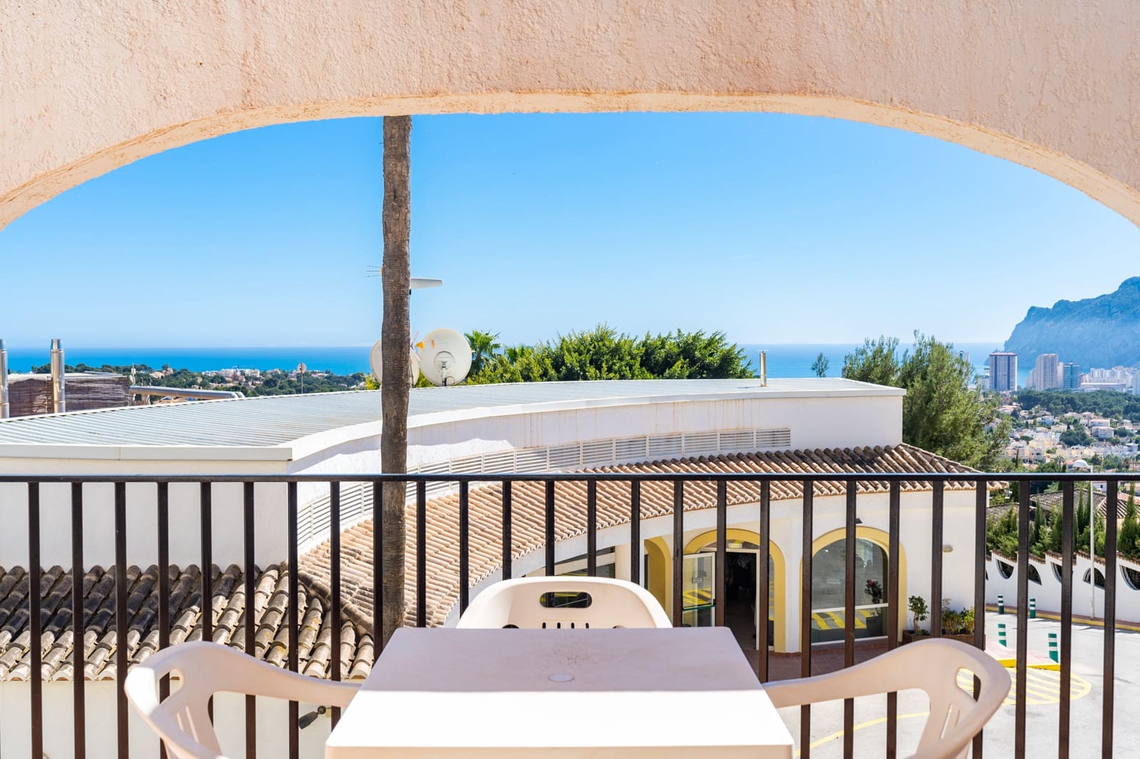 1 makuuhuone Bungalow myytävänä paikassa Calpe / Calp mukana uima-altaan 
autotalli - 200 000 € (Ref: 10023558)
