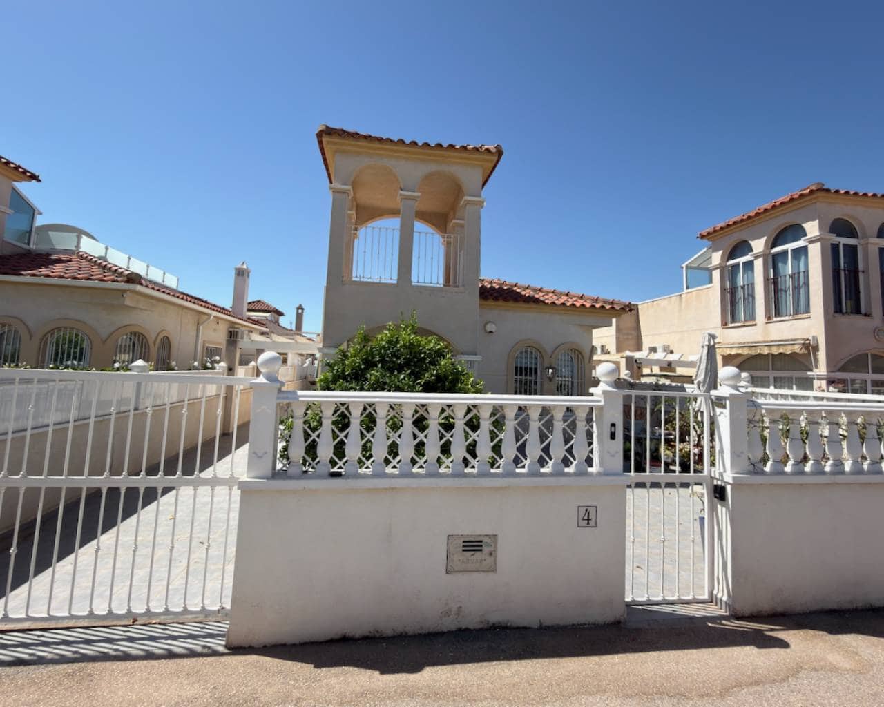 2 soverom Villa til salgs i Lo Crispin med svømmebasseng garasje - € 225 000 (Ref: 10030024)