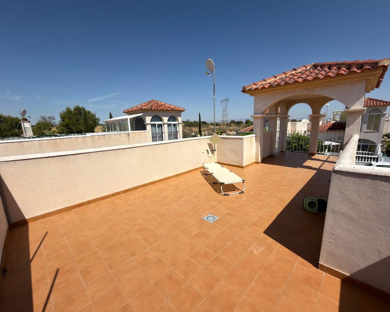2 soverom Villa til salgs i Lo Crispin med svømmebasseng garasje - € 225 000 (Ref: 10030024)