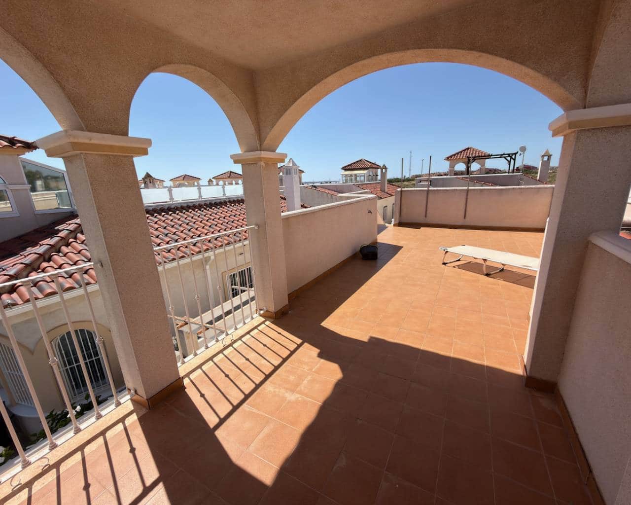 2 soverom Villa til salgs i Lo Crispin med svømmebasseng garasje - € 225 000 (Ref: 10030024)