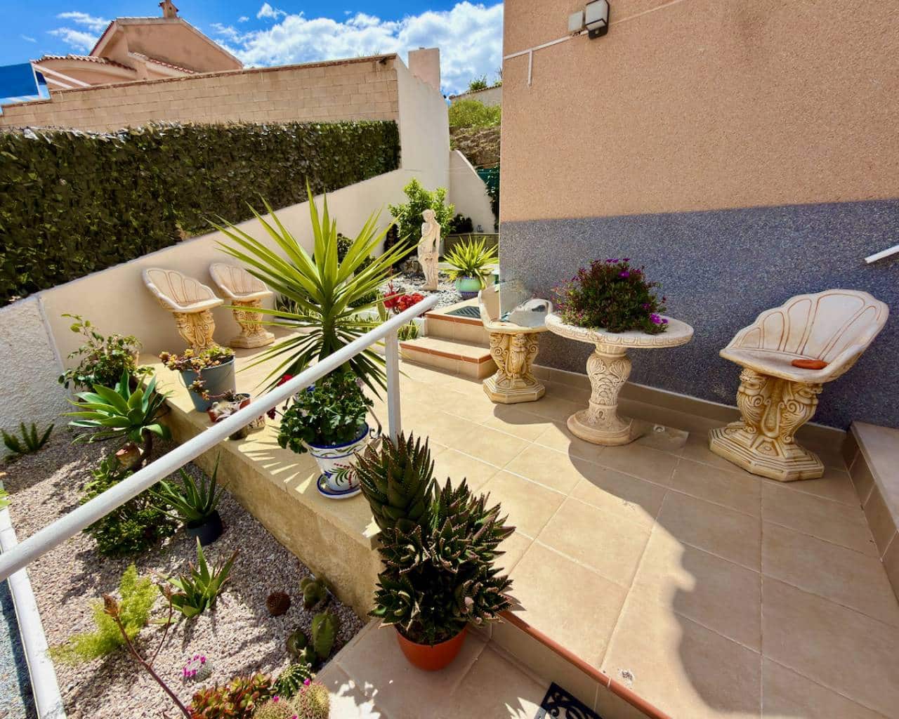 3 bedroom Villa for sale in Ciudad Quesada with garage - € 285,000 (Ref: 10030034)