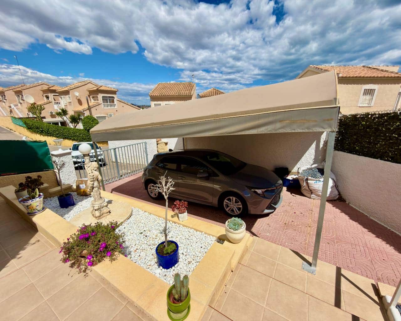 3 bedroom Villa for sale in Ciudad Quesada with garage - € 285,000 (Ref: 10030034)