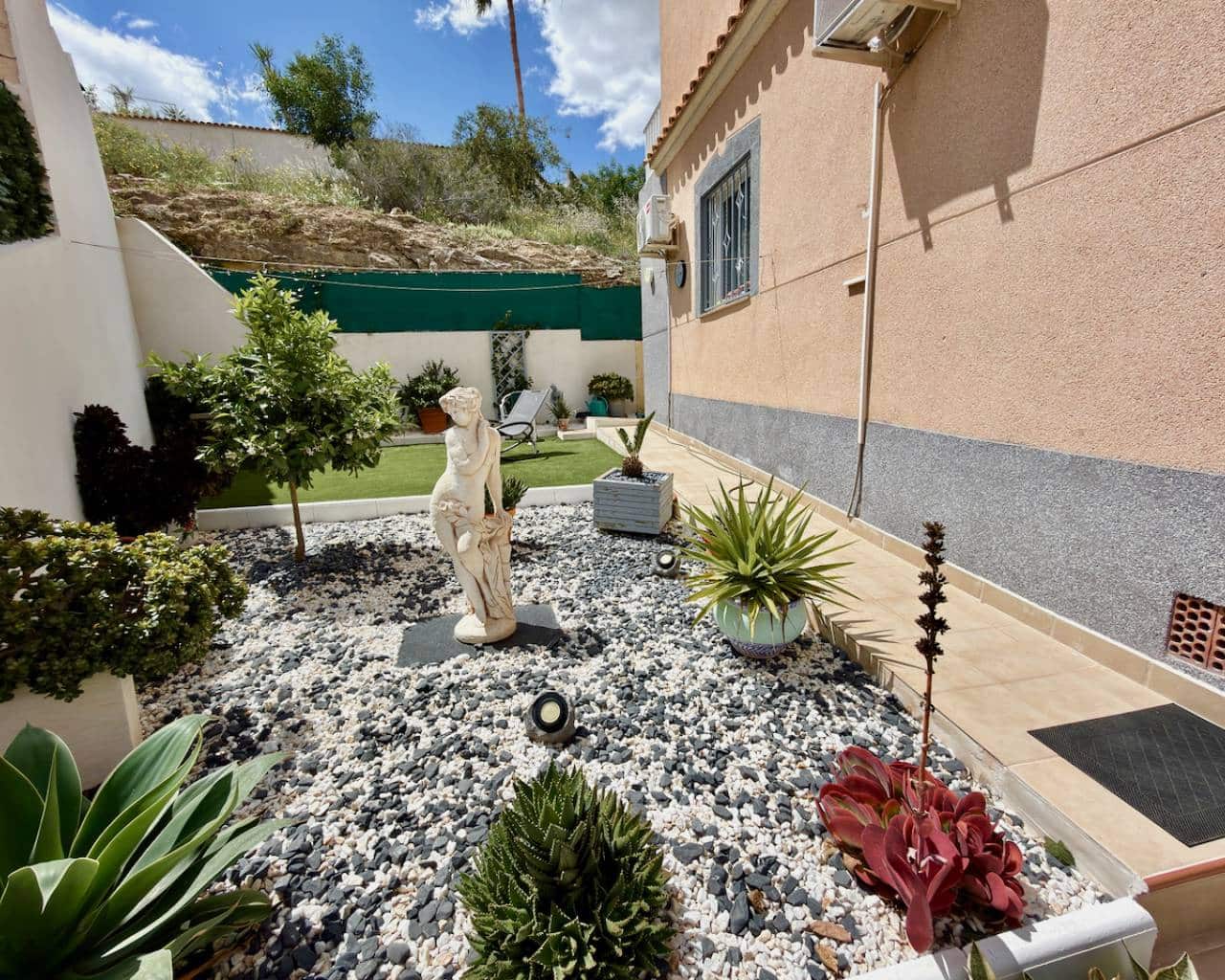 3 bedroom Villa for sale in Ciudad Quesada with garage - € 285,000 (Ref: 10030034)