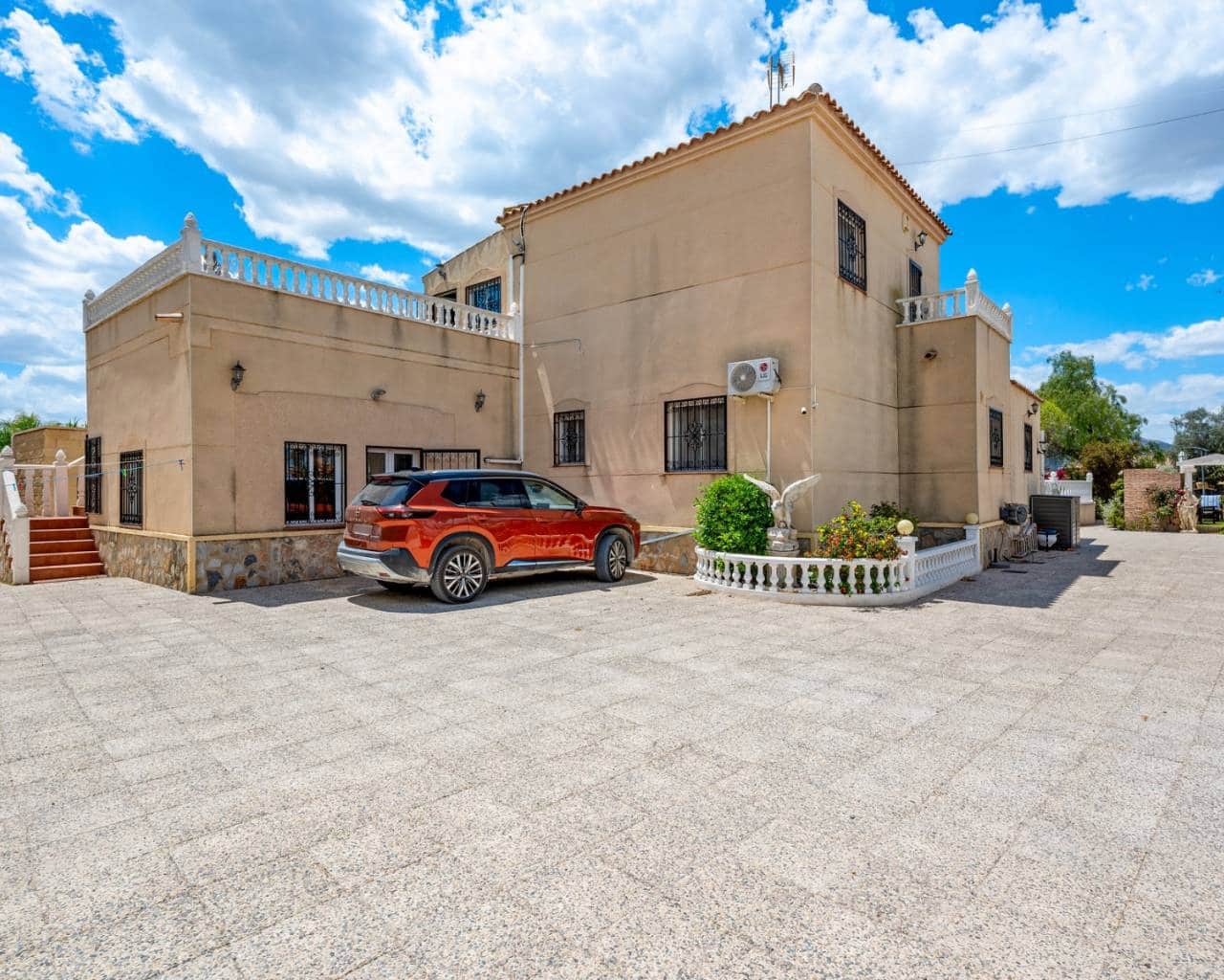 5 sypialnia Finka/Dom wiejski na sprzedaż w Catral z basenem garażem - 575 000 € (Ref: 10030035)