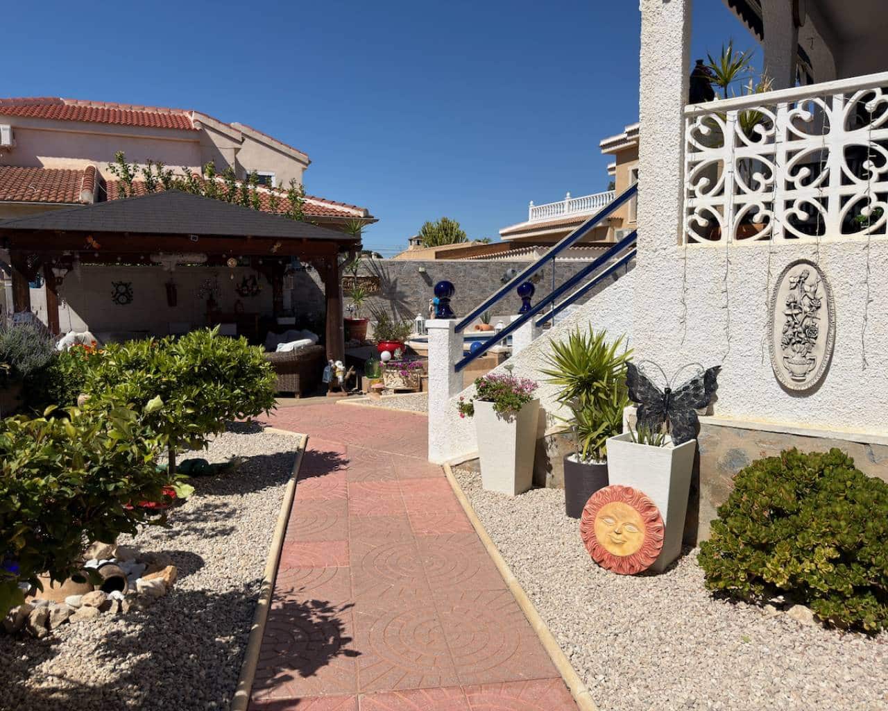 3 sovrum Villa till salu i Ciudad Quesada med pool garage - 375 000 € (Ref: 10030036)