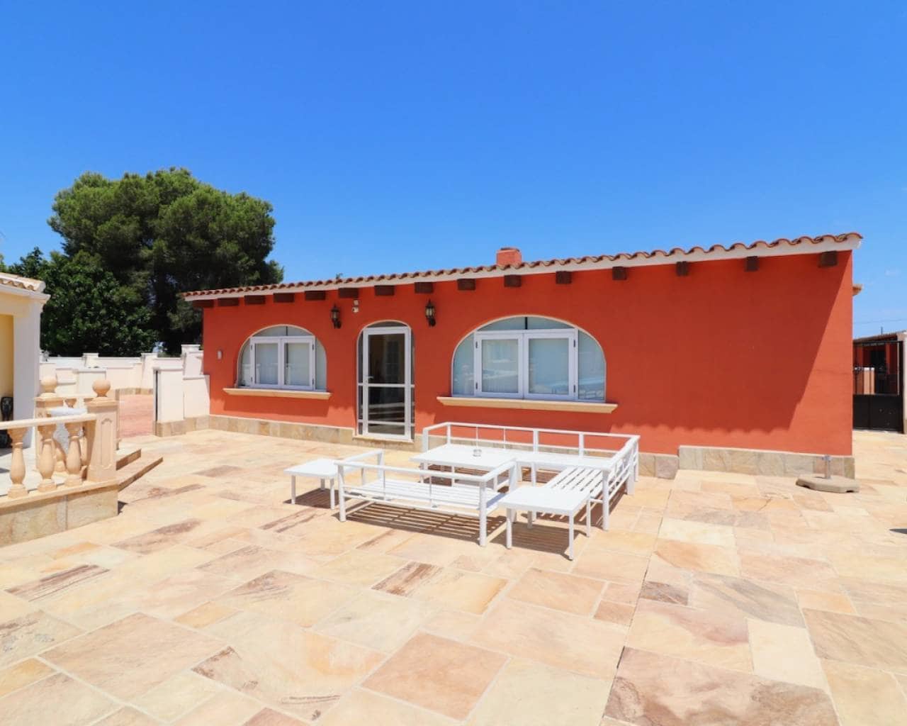 6 Zimmer Villa zu verkaufen in Heredades mit Pool Garage - 595.000 € (Ref: 10030037)