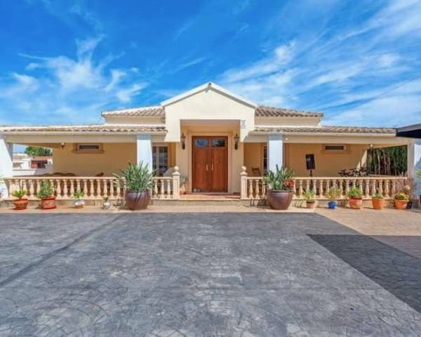 6 Zimmer Villa zu verkaufen in Heredades, Almoradí mit Pool Garage - 595.000 € (Ref: 10030037)