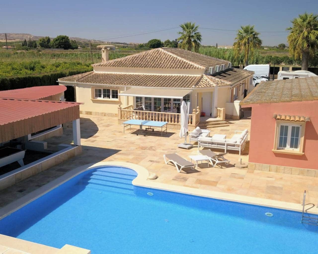 6 Zimmer Villa zu verkaufen in Heredades mit Pool Garage - 595.000 € (Ref: 10030037)