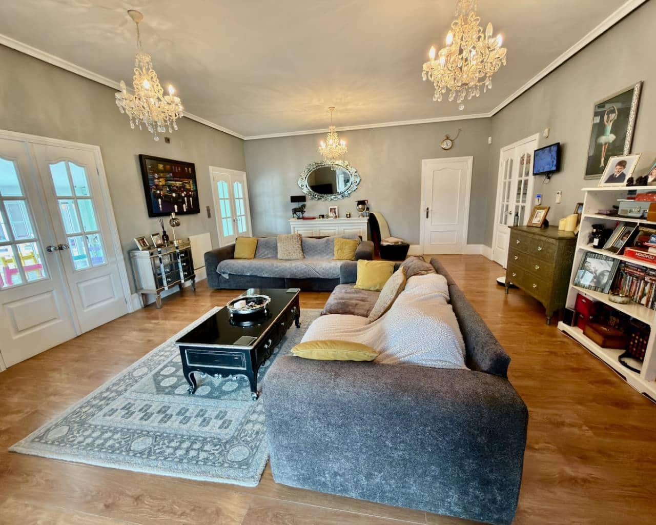 6 Zimmer Villa zu verkaufen in Heredades mit Pool Garage - 595.000 € (Ref: 10030037)