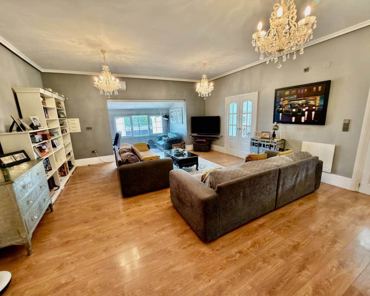 6 Zimmer Villa zu verkaufen in Heredades mit Pool Garage - 595.000 € (Ref: 10030037)